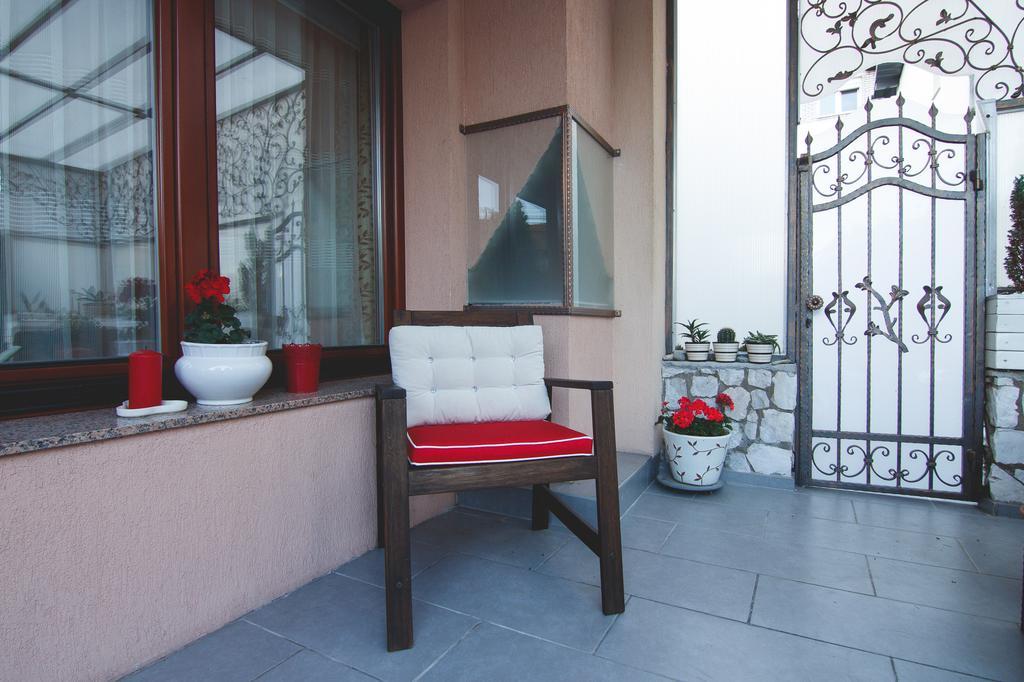 Guest House Visoko Exterior foto